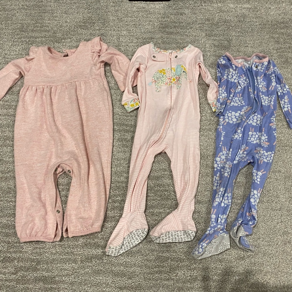 Bundle of sleepers. Baby girl 12 months. GUC